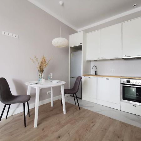 Tolstoi Scandinavian 1 Bedroom Apartment + Free Parking Тарту Экстерьер фото