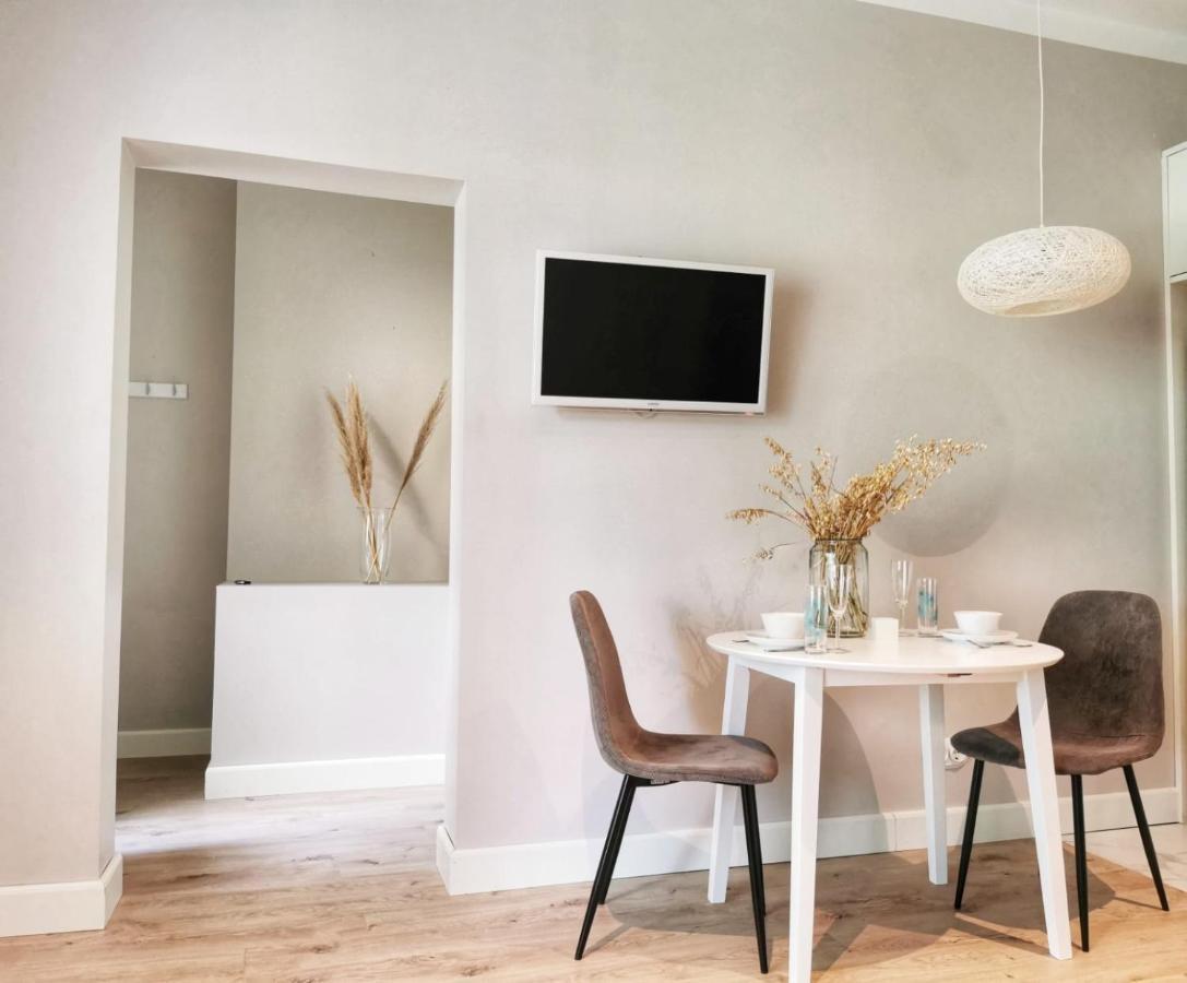 Tolstoi Scandinavian 1 Bedroom Apartment + Free Parking Тарту Экстерьер фото